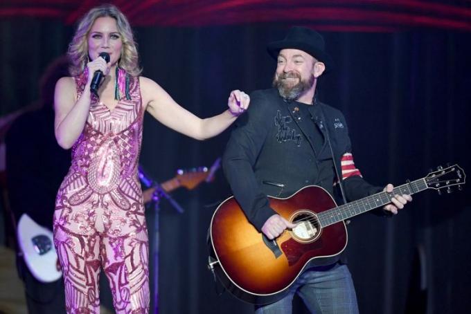 Sugarland, Mary Chapin Carpenter & Tenille Townes at Jones Beach Theater